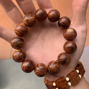 Vòng Sưa Phong Thuỷ Vân Siêu Đẹp